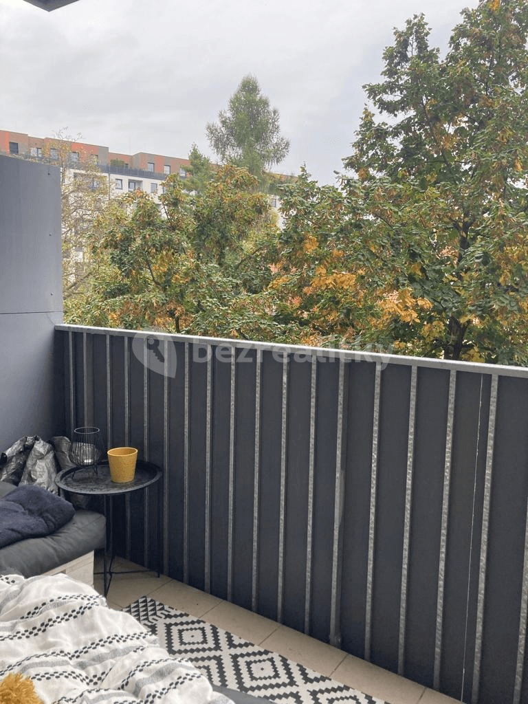 Studio flat to rent, 41 m², Letovská, Prague, Prague