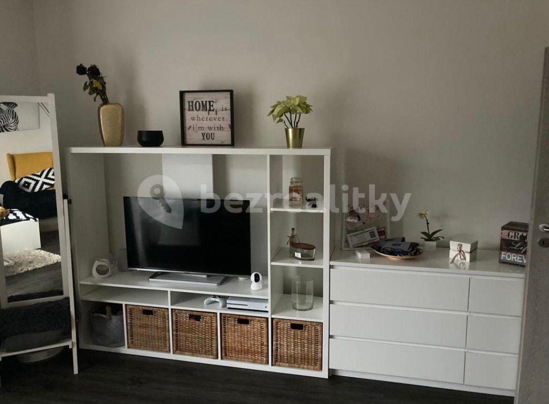 Studio flat to rent, 41 m², Letovská, Prague, Prague