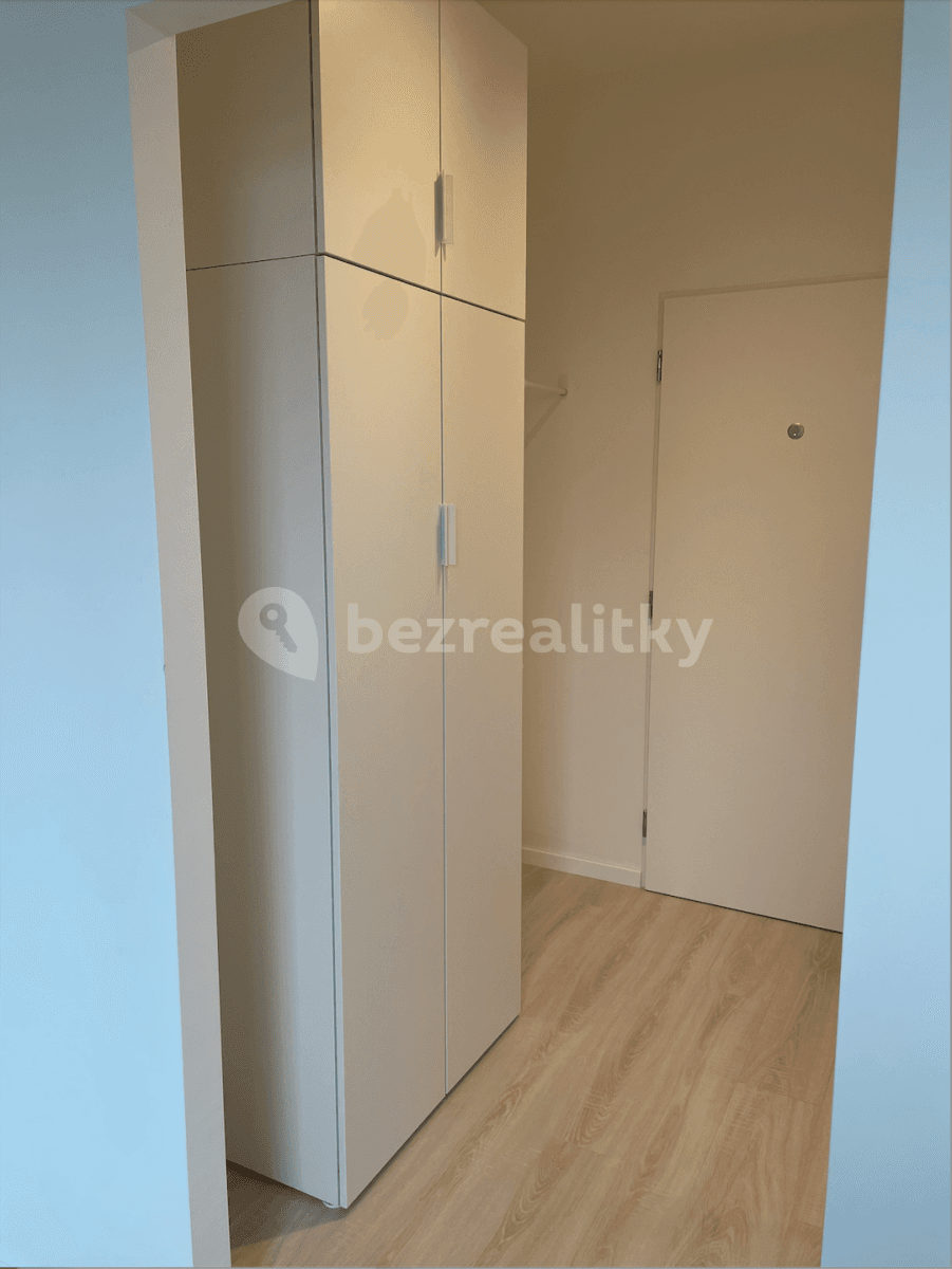 Studio flat to rent, 23 m², Poděbradská, Prague, Prague