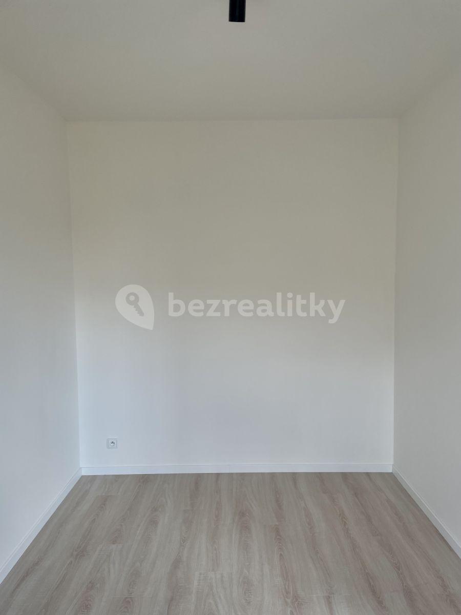 Studio flat to rent, 23 m², Poděbradská, Prague, Prague