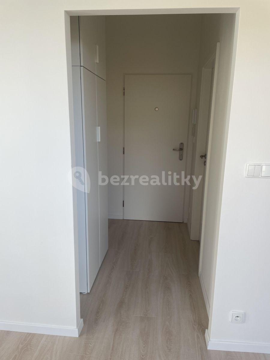 Studio flat to rent, 23 m², Poděbradská, Prague, Prague