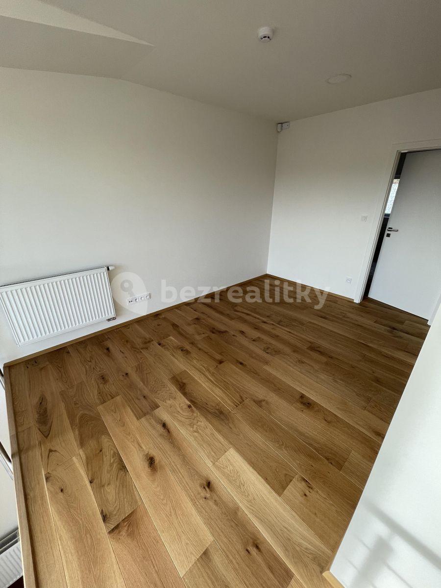 2 bedroom with open-plan kitchen flat to rent, 88 m², Pod Akáty, Prague, Prague