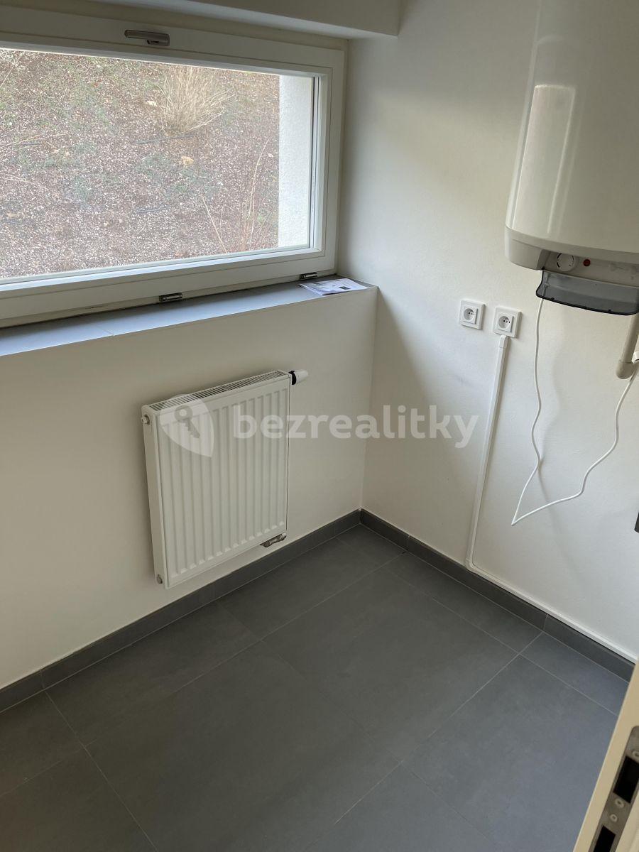 2 bedroom with open-plan kitchen flat to rent, 88 m², Pod Akáty, Prague, Prague