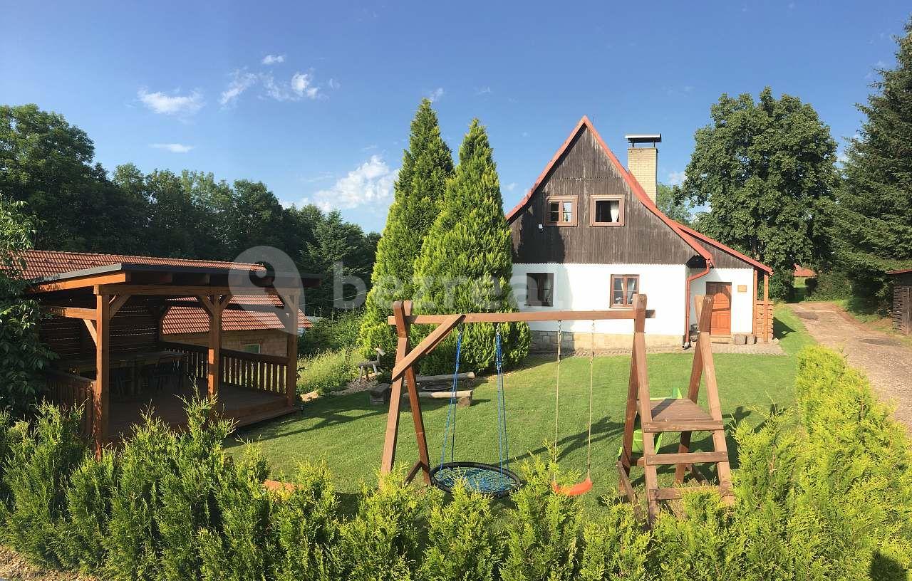 recreational property to rent, 0 m², Mladé Buky, Královéhradecký Region