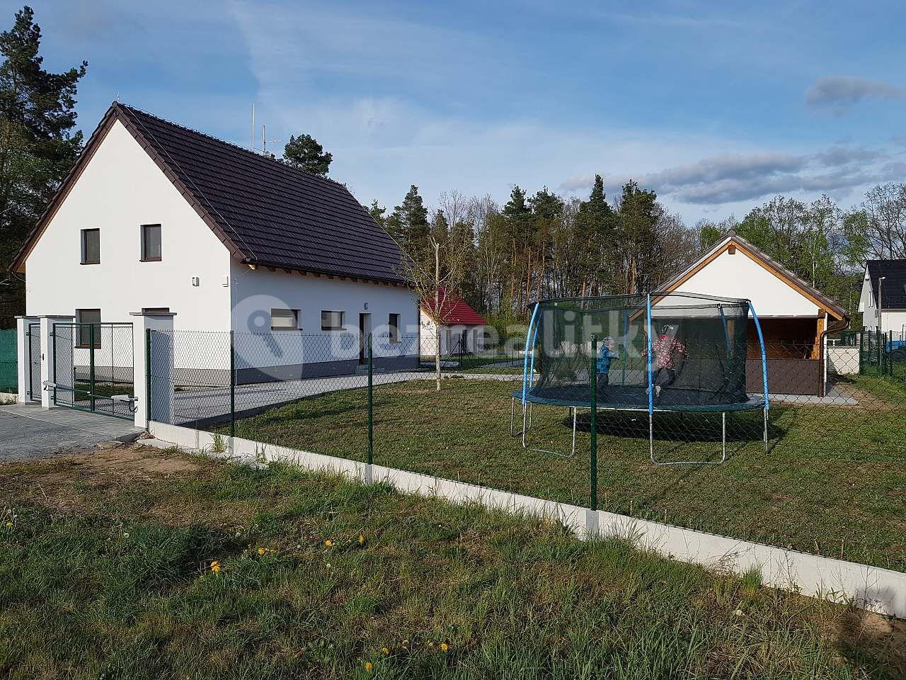 recreational property to rent, 0 m², Lužnice, Jihočeský Region