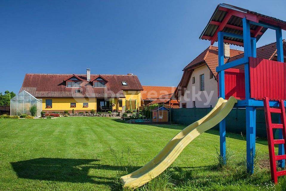 recreational property to rent, 0 m², Haluzice, Zlínský Region