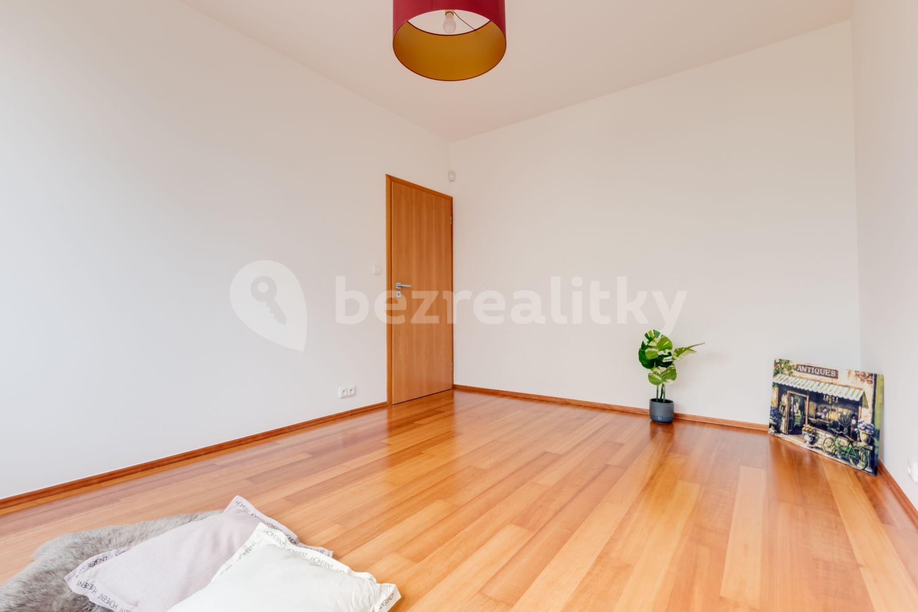 2 bedroom with open-plan kitchen flat to rent, 71 m², Vřesovická, Prague, Prague