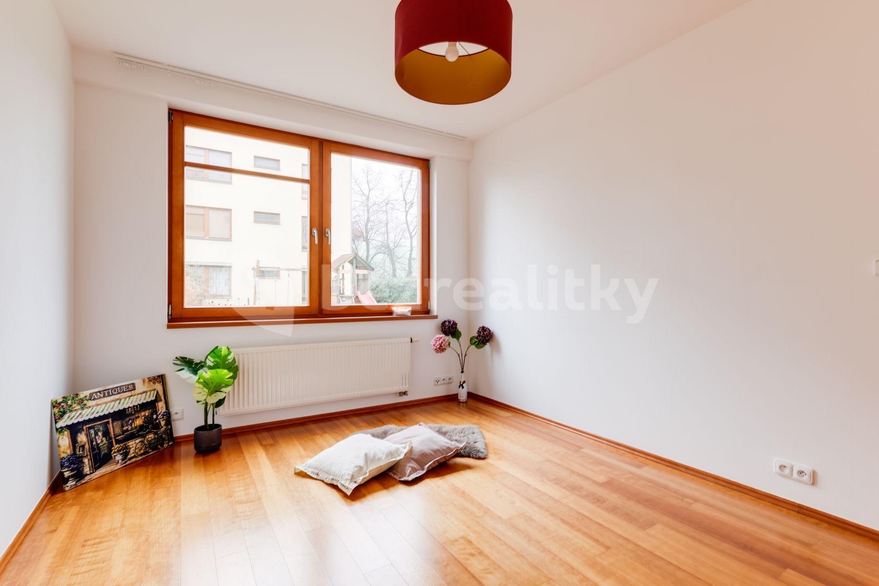 2 bedroom with open-plan kitchen flat to rent, 71 m², Vřesovická, Prague, Prague