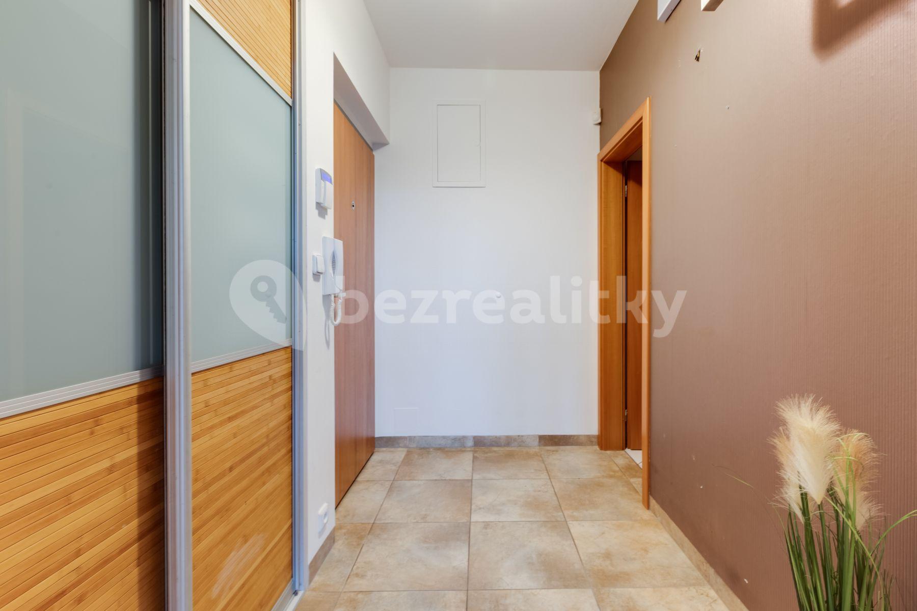 2 bedroom with open-plan kitchen flat to rent, 71 m², Vřesovická, Prague, Prague