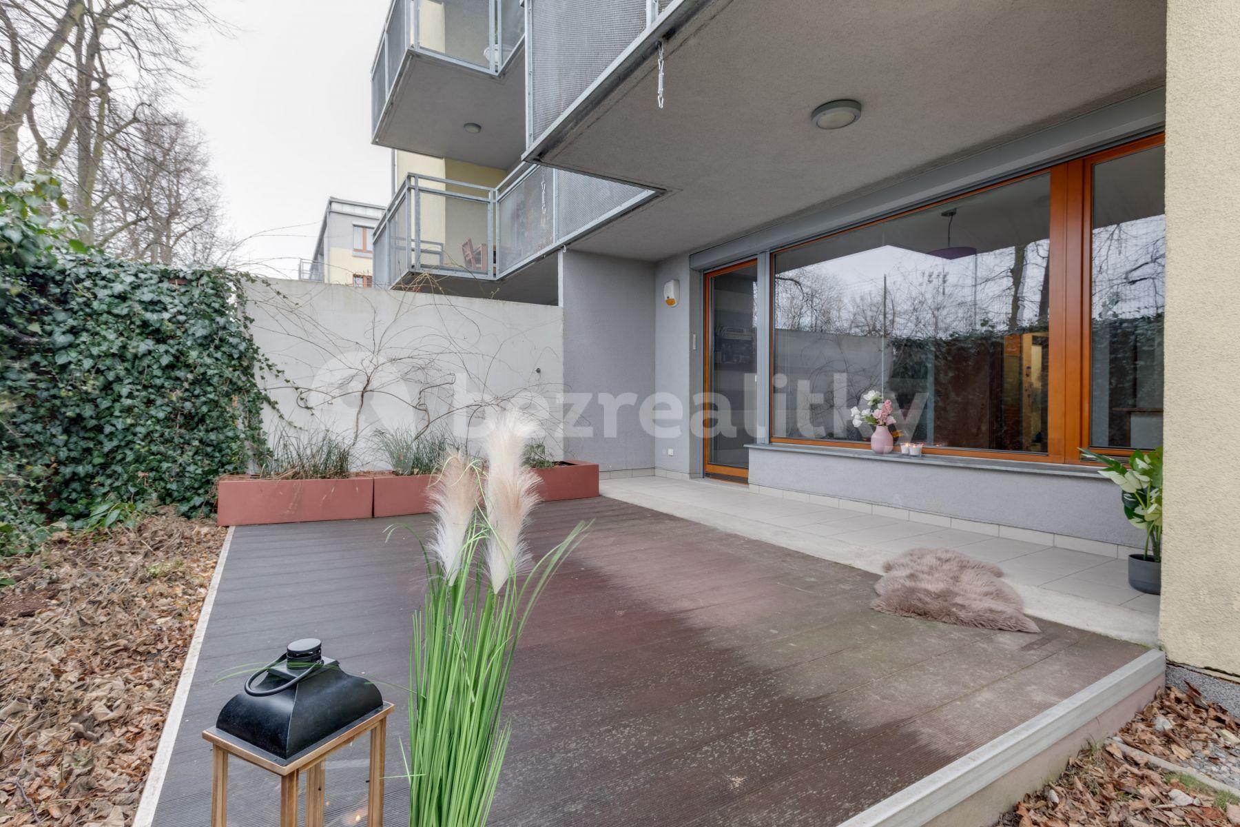 2 bedroom with open-plan kitchen flat to rent, 71 m², Vřesovická, Prague, Prague