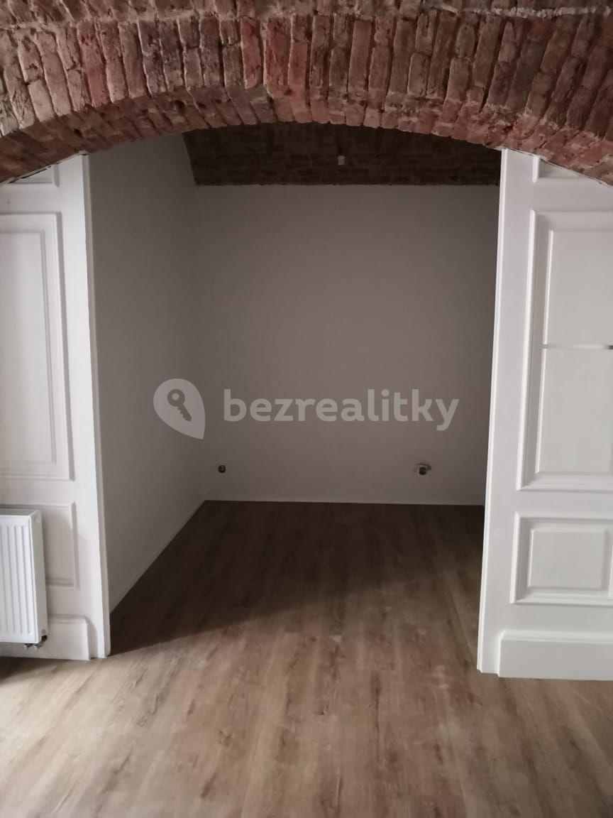 Studio flat to rent, 38 m², Rostislavova, Prague, Prague