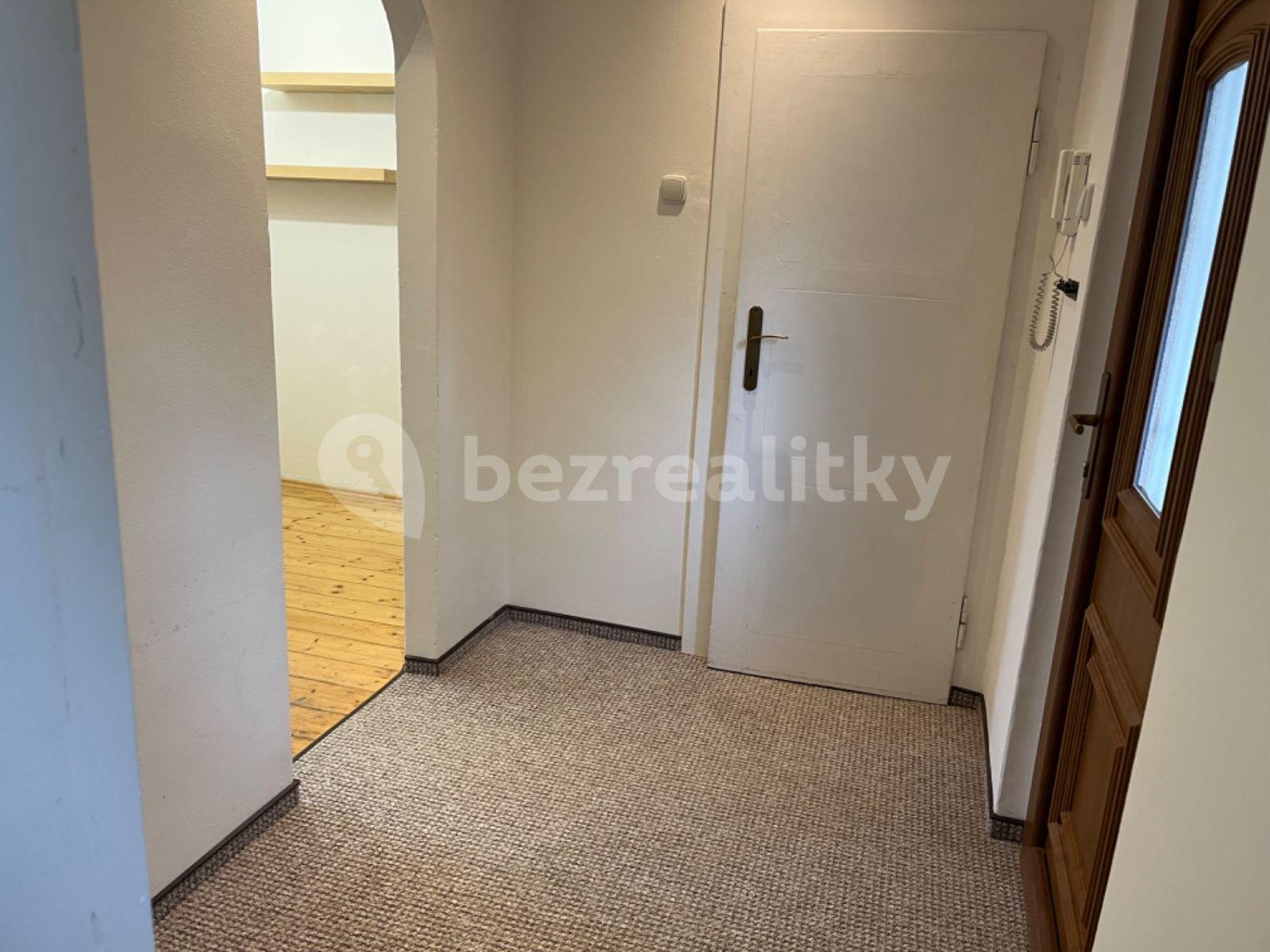 1 bedroom with open-plan kitchen flat to rent, 52 m², Na Vlnovce, Ústí nad Labem, Ústecký Region