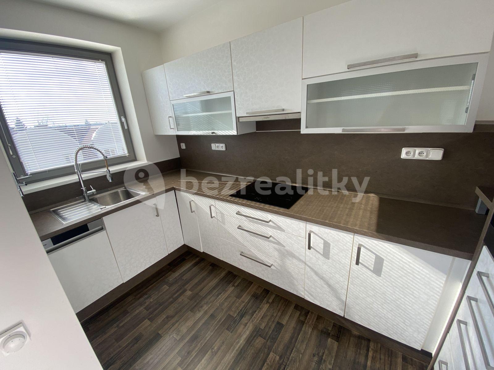 2 bedroom with open-plan kitchen flat to rent, 86 m², Benátecká, Brandýs nad Labem-Stará Boleslav, Středočeský Region