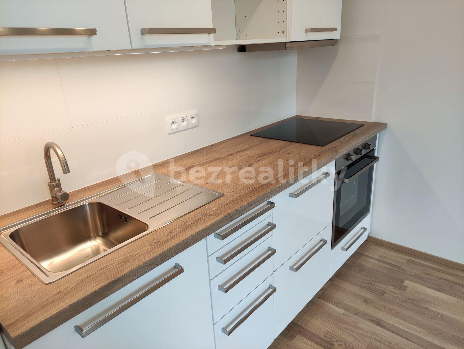 Studio flat to rent, 36 m², Saarinenova, Prague, Prague