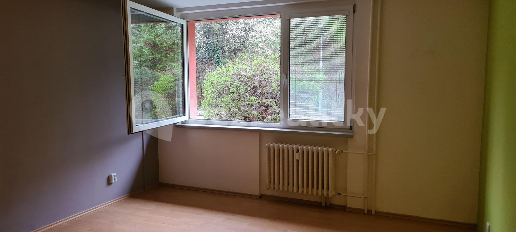 Studio flat to rent, 30 m², Ohradní, Prague, Prague