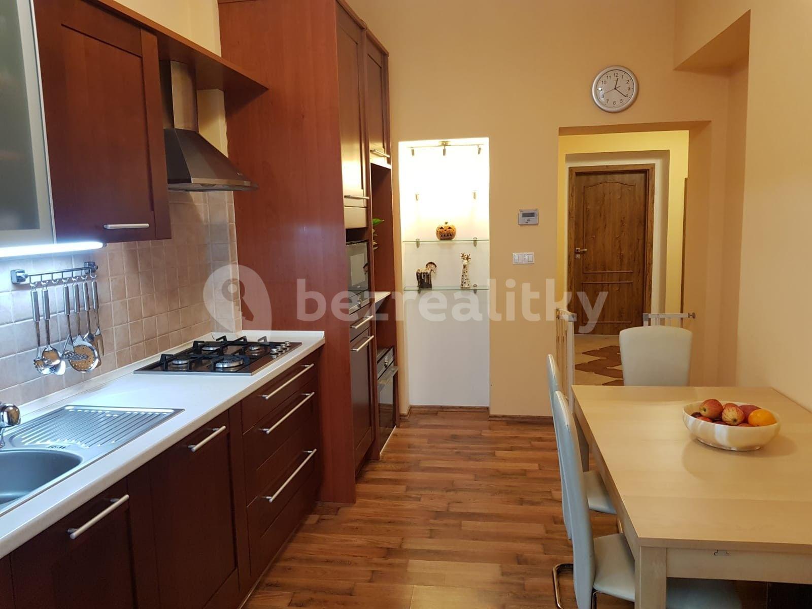 3 bedroom flat for sale, 85 m², Moravská, Karlovy Vary, Karlovarský Region