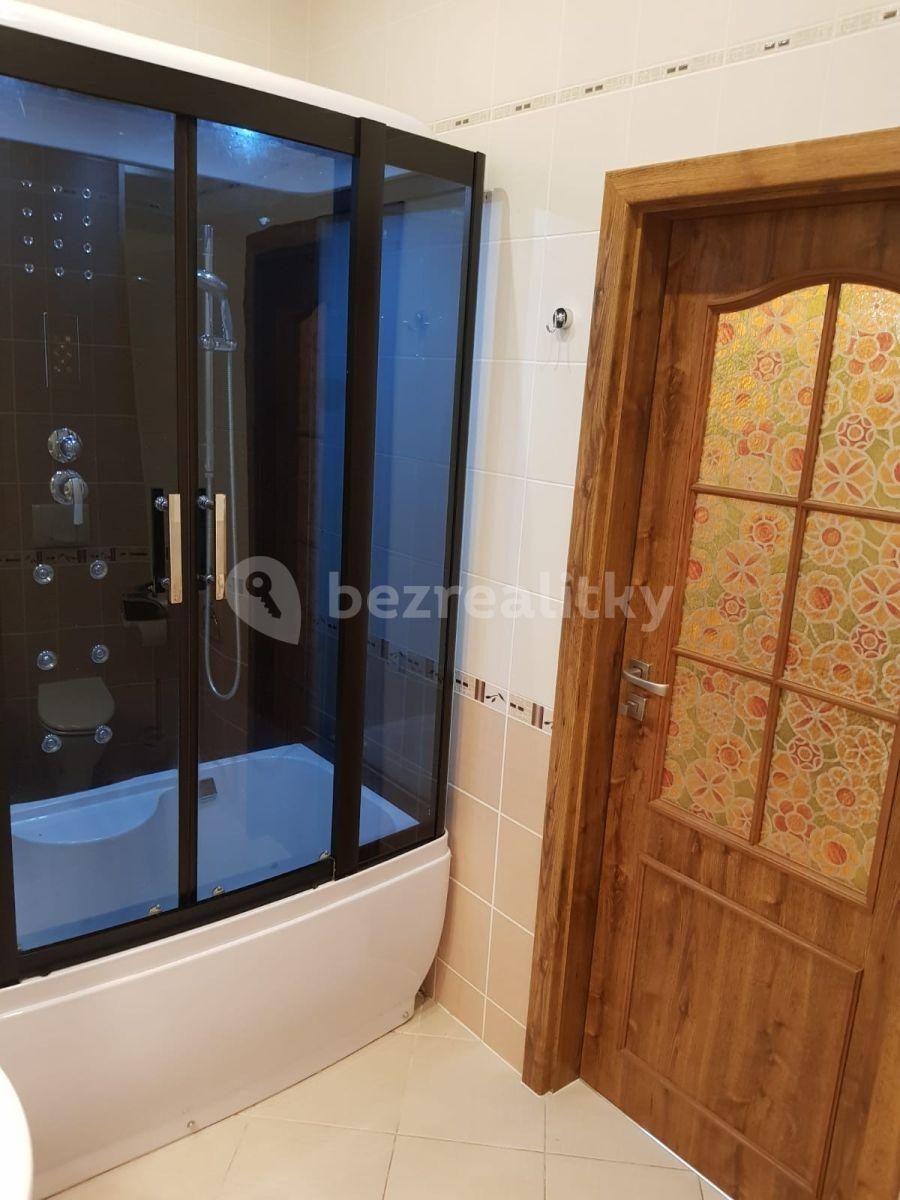 3 bedroom flat for sale, 85 m², Moravská, Karlovy Vary, Karlovarský Region