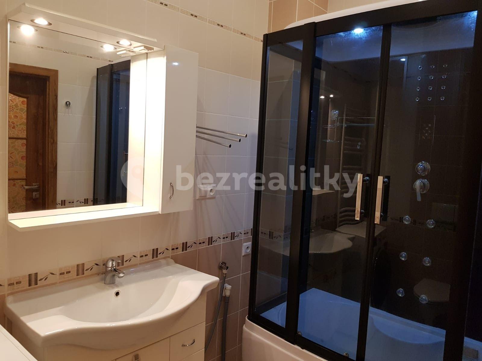 3 bedroom flat for sale, 85 m², Moravská, Karlovy Vary, Karlovarský Region