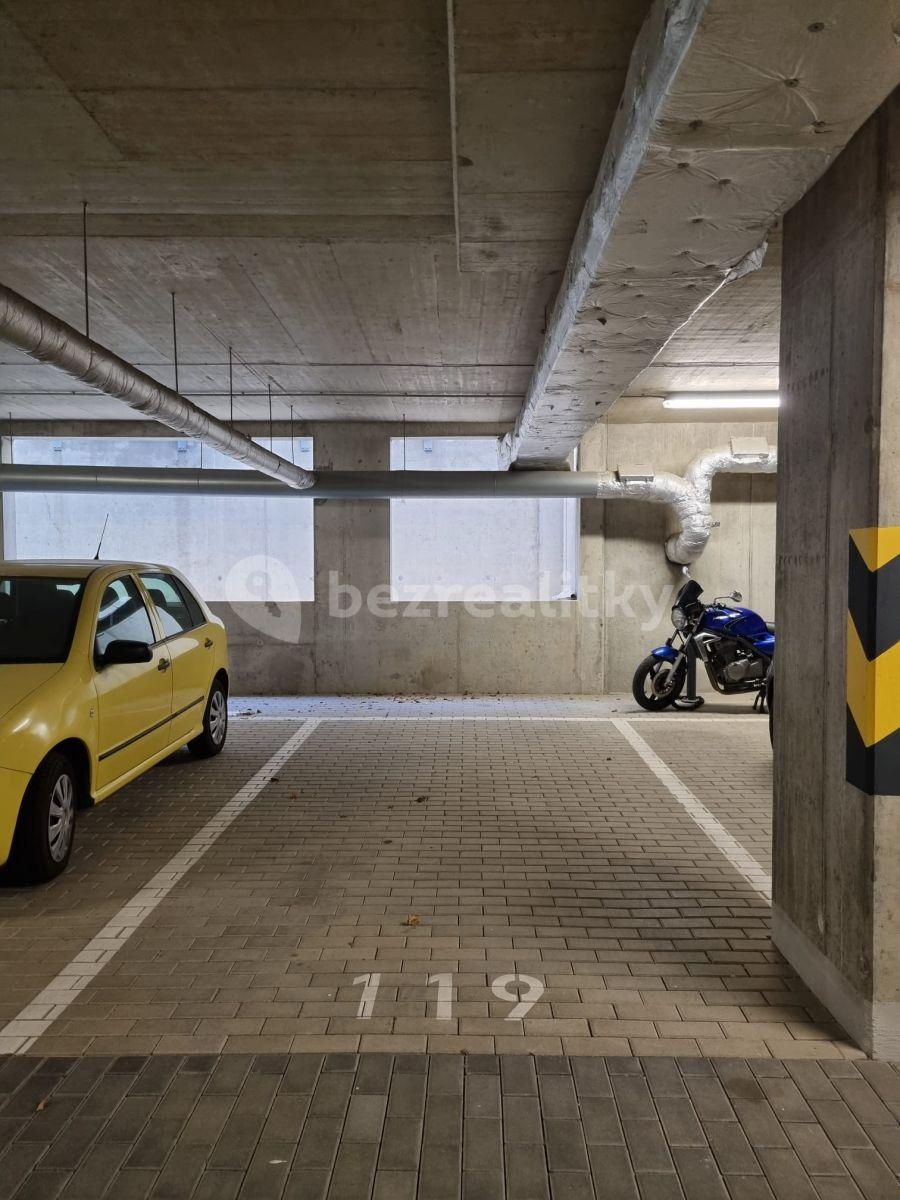 garage to rent, 14 m², Svitákova, Prague, Prague