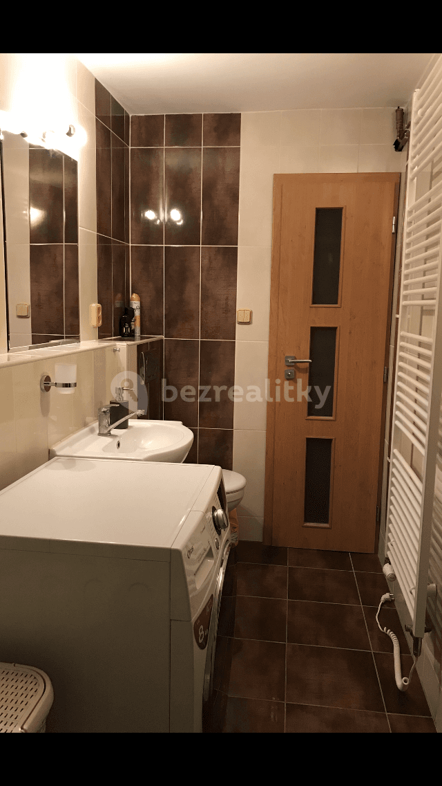 Small studio flat to rent, 16 m², K Ovčínu, Prague, Prague