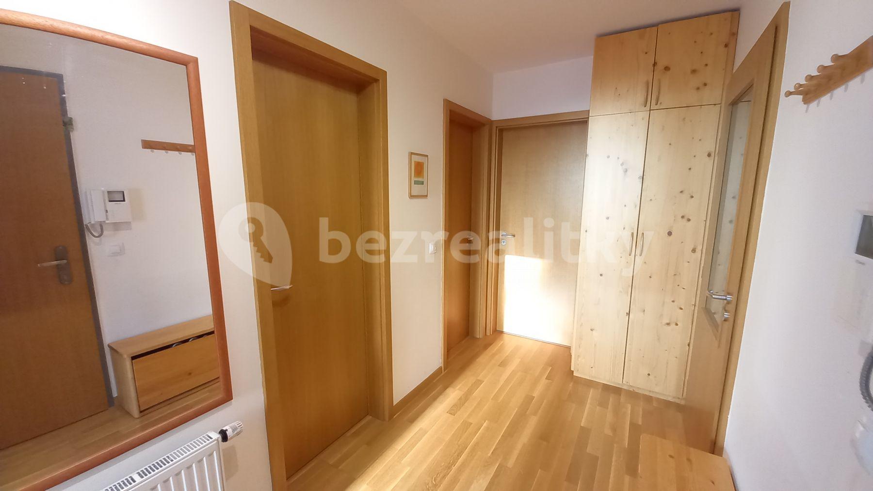 2 bedroom with open-plan kitchen flat to rent, 108 m², Březiněveská, Prague, Prague