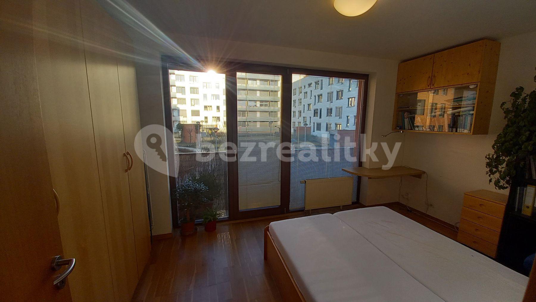 2 bedroom with open-plan kitchen flat to rent, 108 m², Březiněveská, Prague, Prague