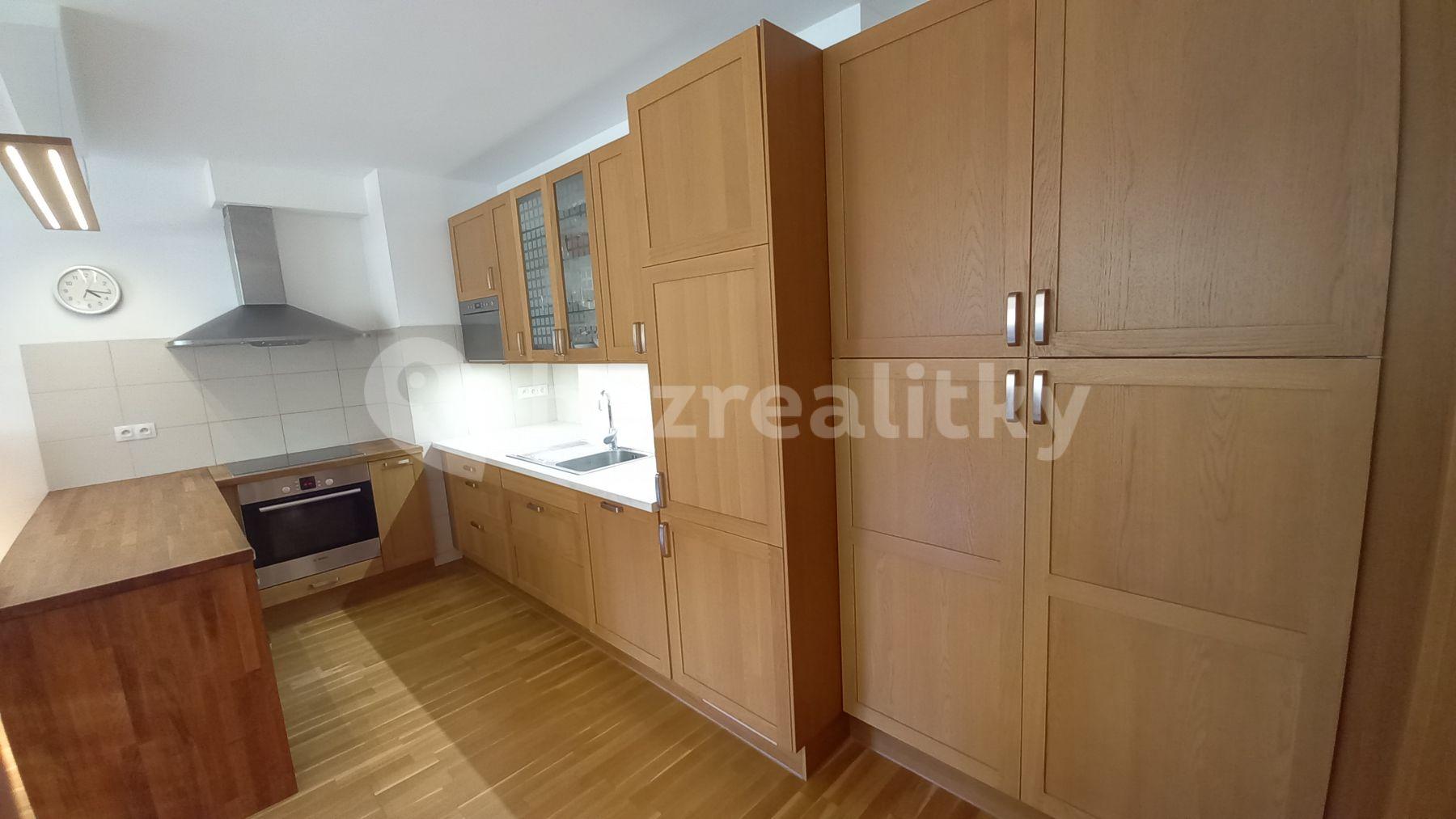 2 bedroom with open-plan kitchen flat to rent, 108 m², Březiněveská, Prague, Prague