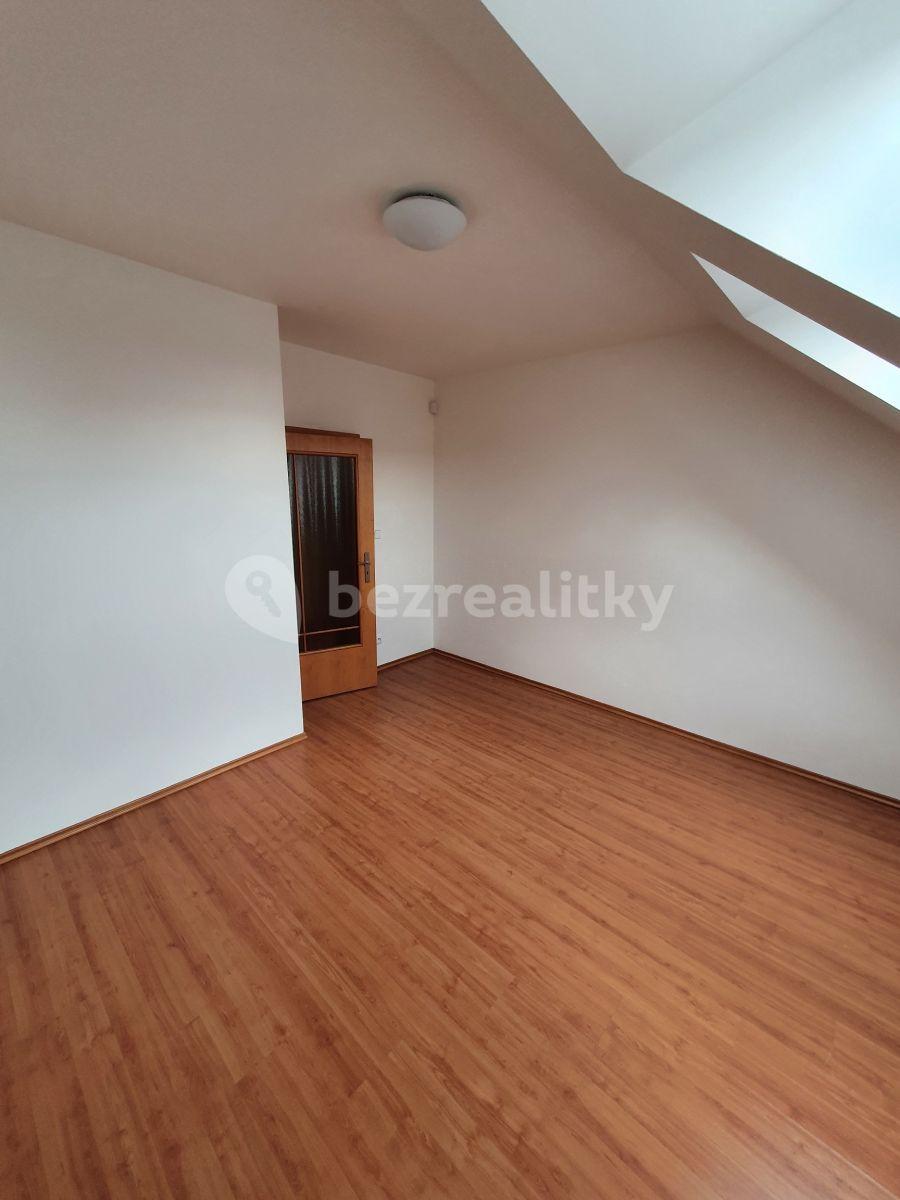 3 bedroom with open-plan kitchen flat to rent, 120 m², K Rozkoši, Prague, Prague