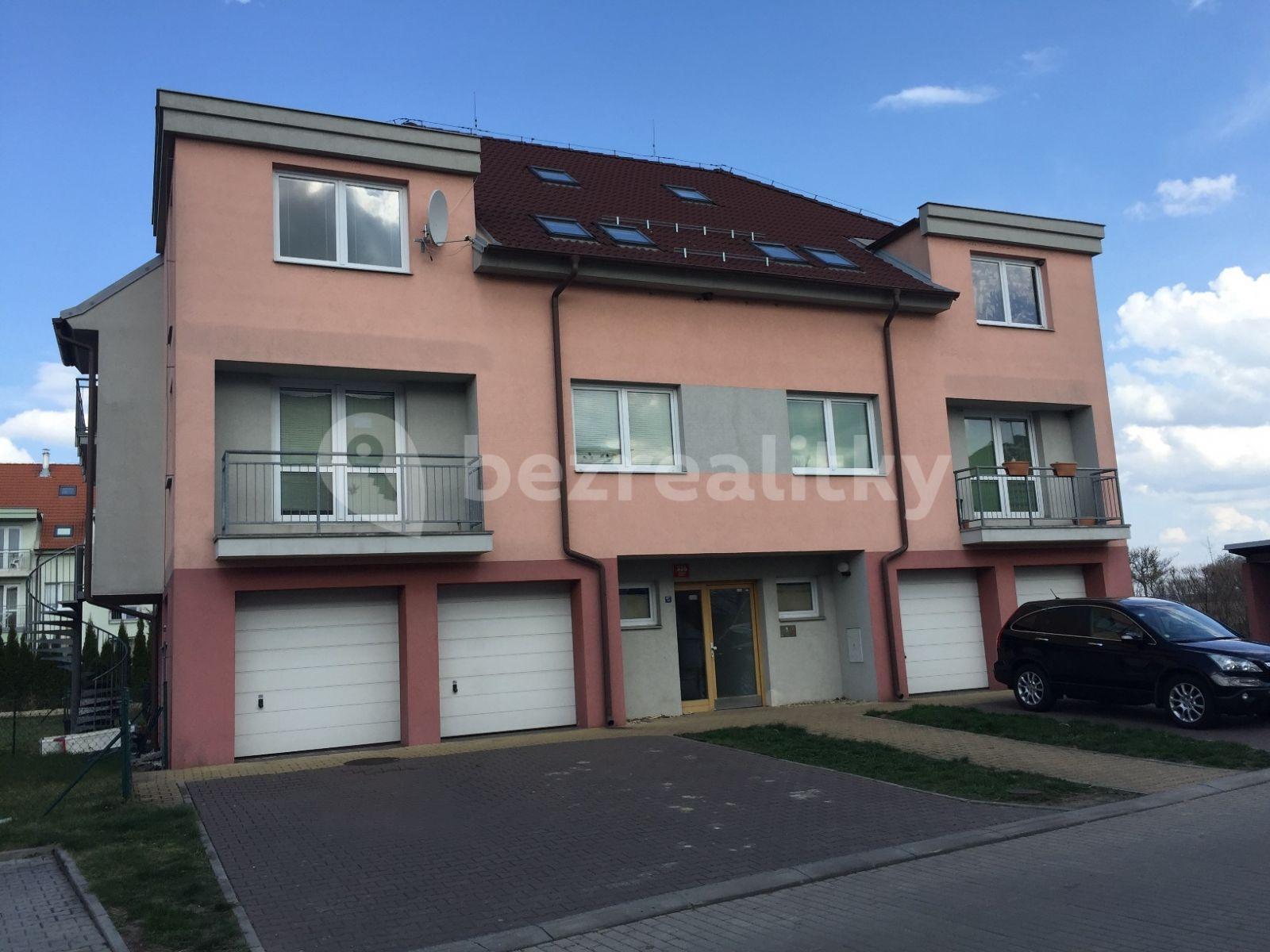 3 bedroom with open-plan kitchen flat to rent, 120 m², K Rozkoši, Prague, Prague