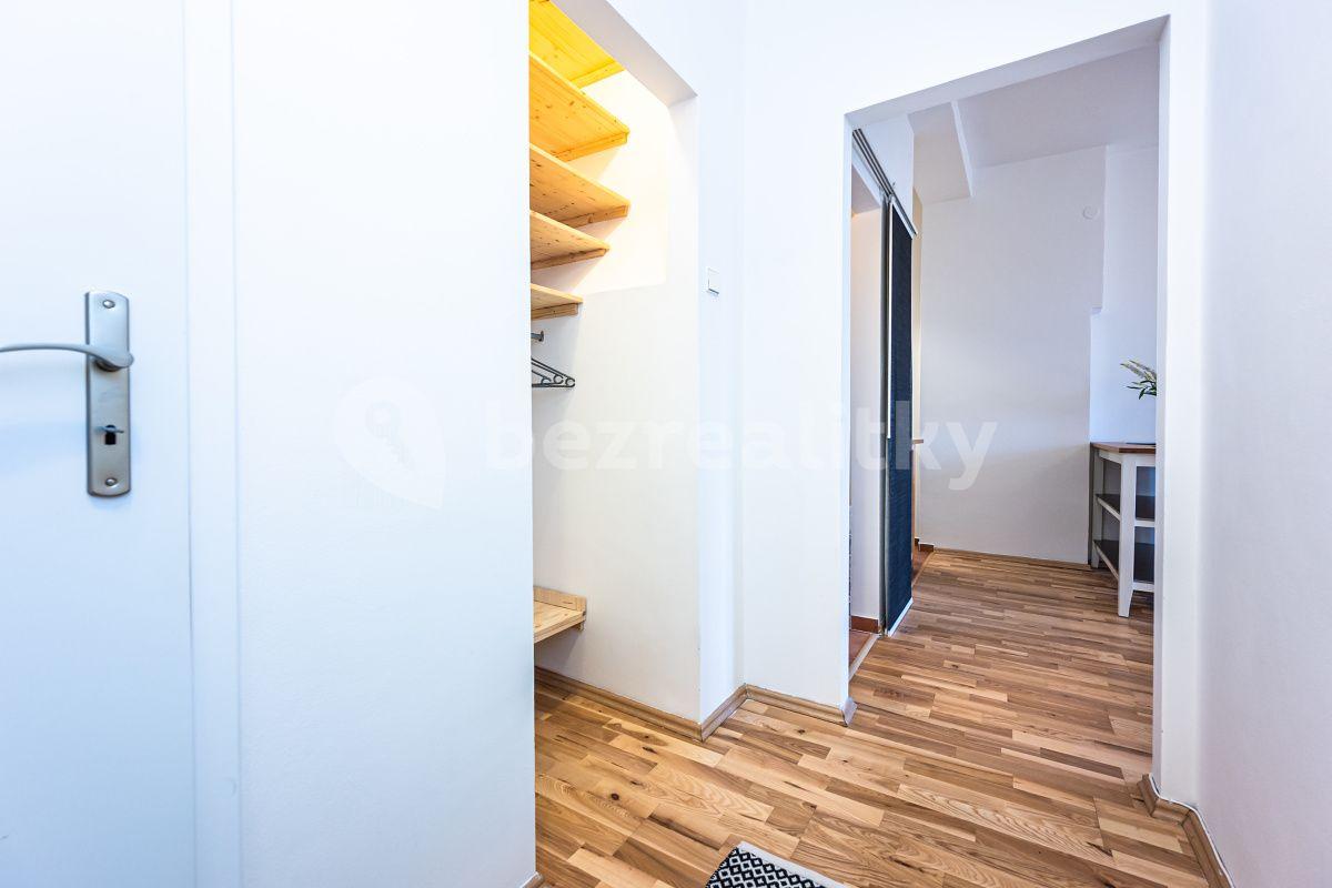 Studio flat to rent, 32 m², 28. pluku, Prague, Prague