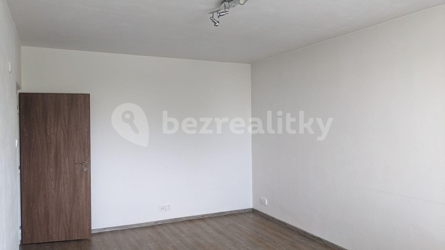 4 bedroom flat to rent, 80 m², Dobevská, Prague, Prague