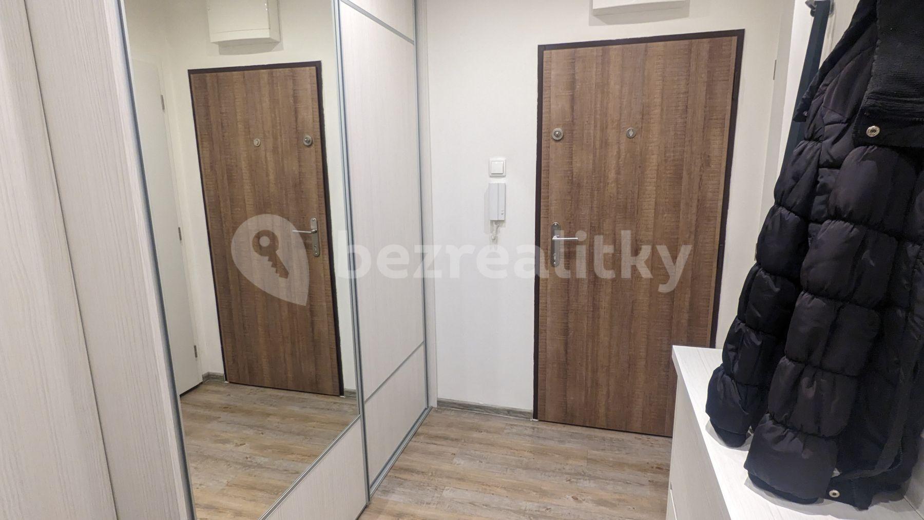 4 bedroom flat to rent, 80 m², Dobevská, Prague, Prague