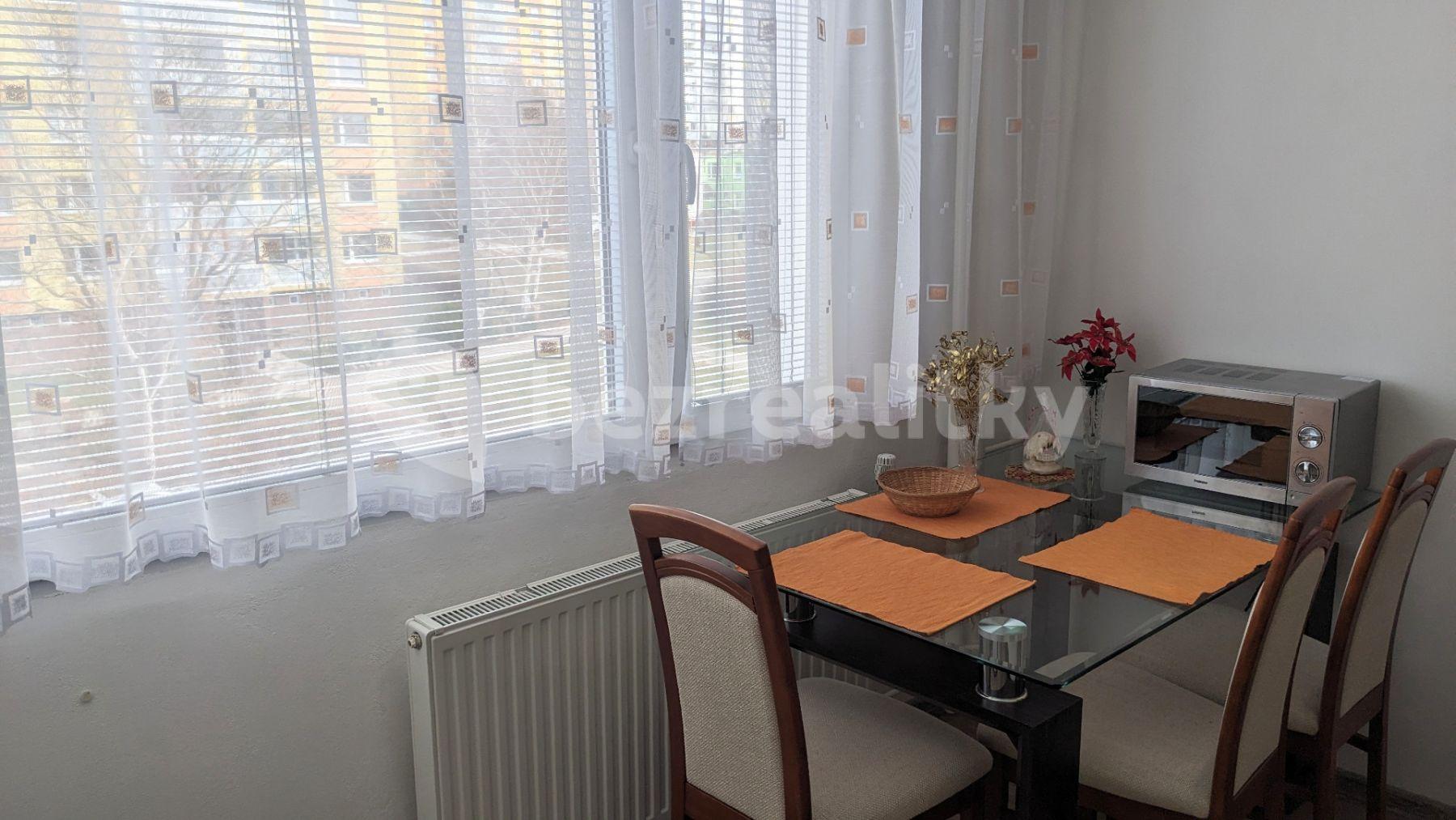 4 bedroom flat to rent, 80 m², Dobevská, Prague, Prague