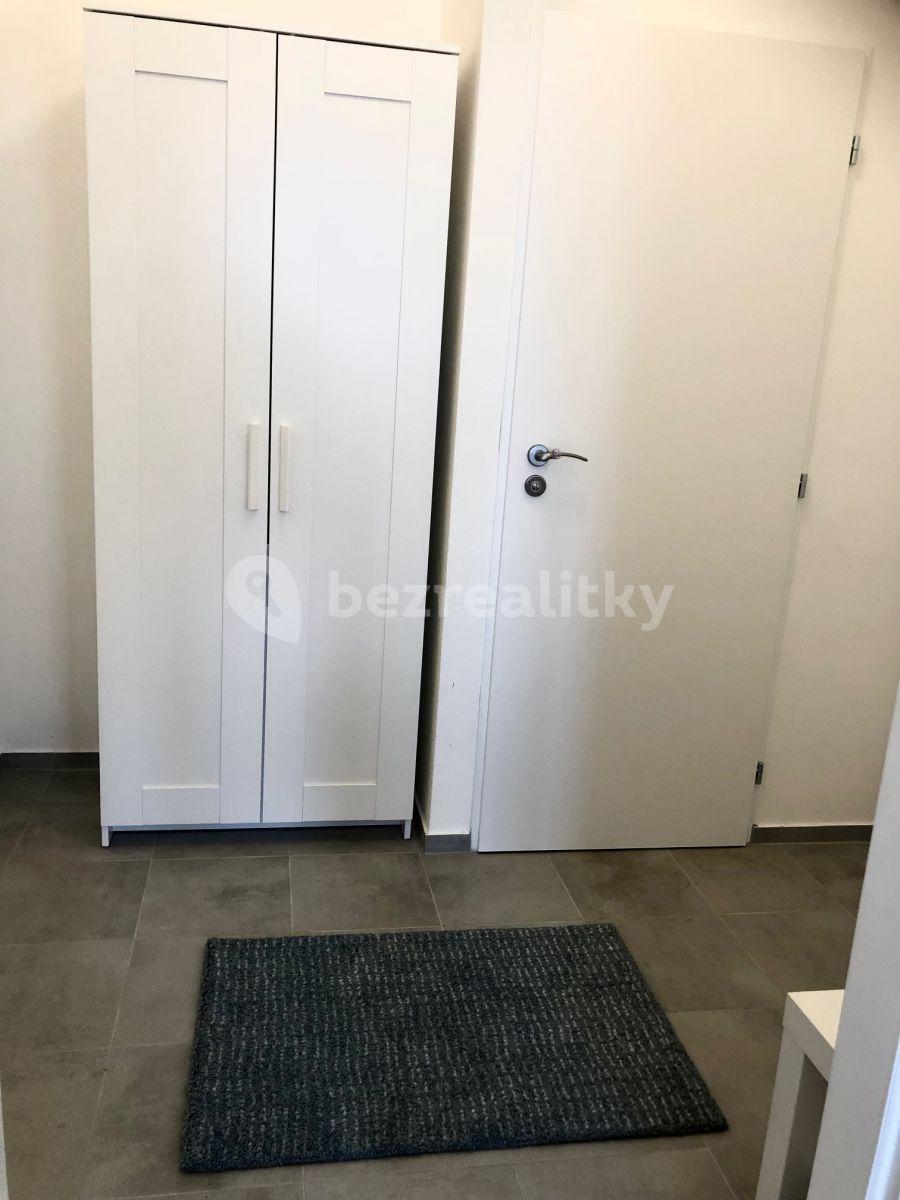 Studio flat to rent, 30 m², Kloboučnická, Prague, Prague