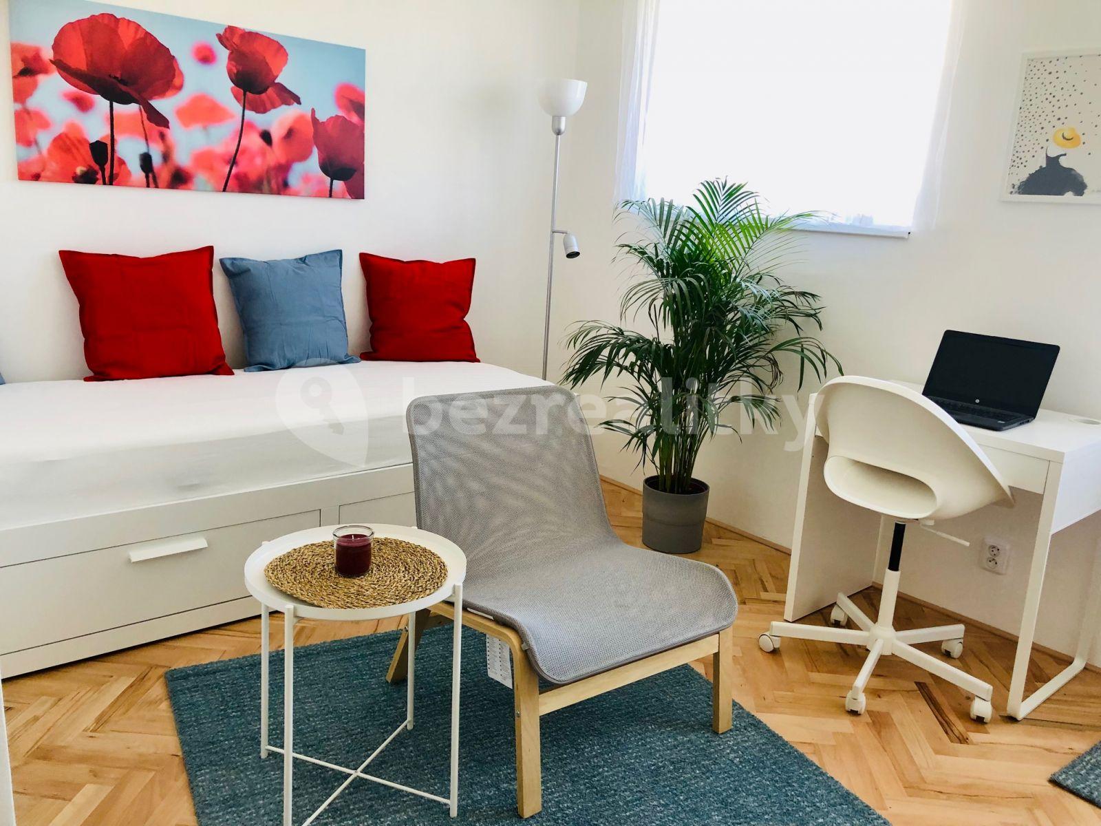 Studio flat to rent, 30 m², Kloboučnická, Prague, Prague