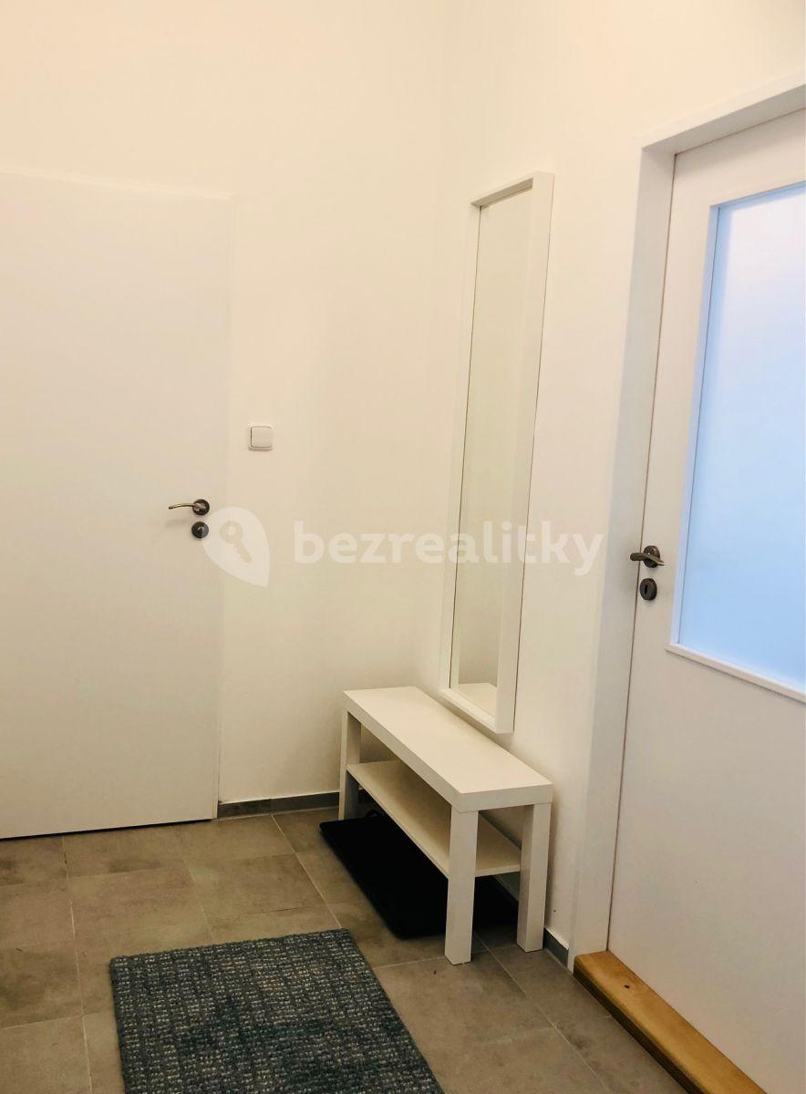 Studio flat to rent, 30 m², Kloboučnická, Prague, Prague