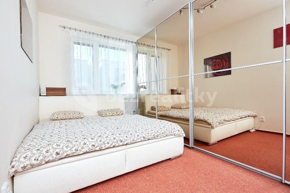 1 bedroom with open-plan kitchen flat to rent, 75 m², Karlštejnská, Lety, Středočeský Region