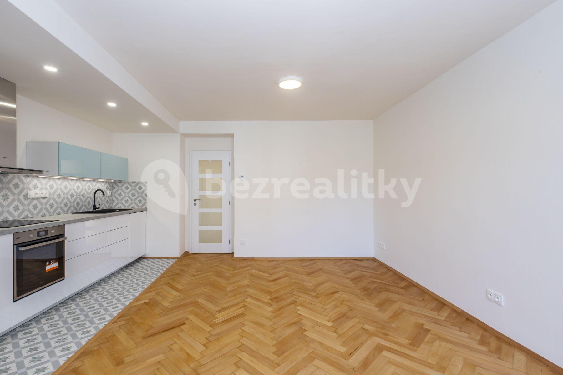 2 bedroom with open-plan kitchen flat to rent, 65 m², Dukelská, Odolena Voda, Středočeský Region