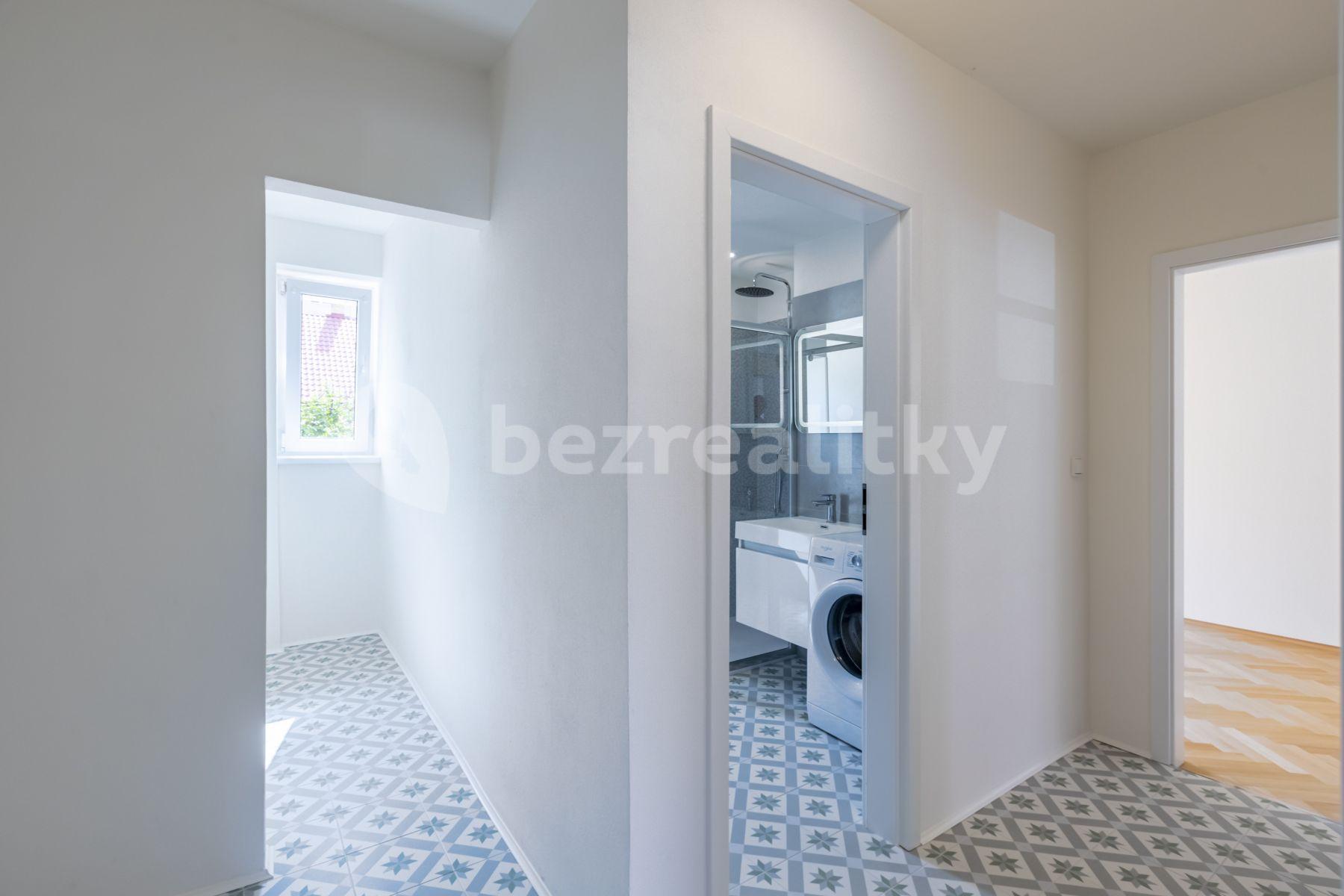 2 bedroom with open-plan kitchen flat to rent, 65 m², Dukelská, Odolena Voda, Středočeský Region