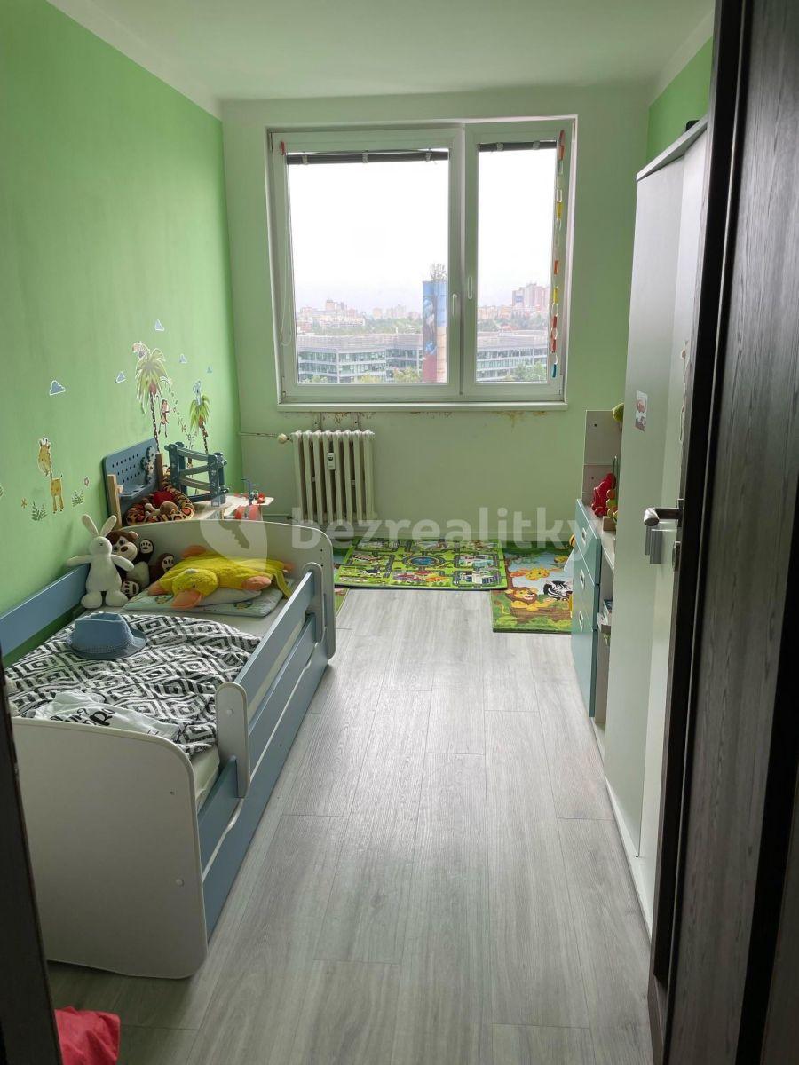 2 bedroom with open-plan kitchen flat to rent, 67 m², Klírova, Prague, Prague