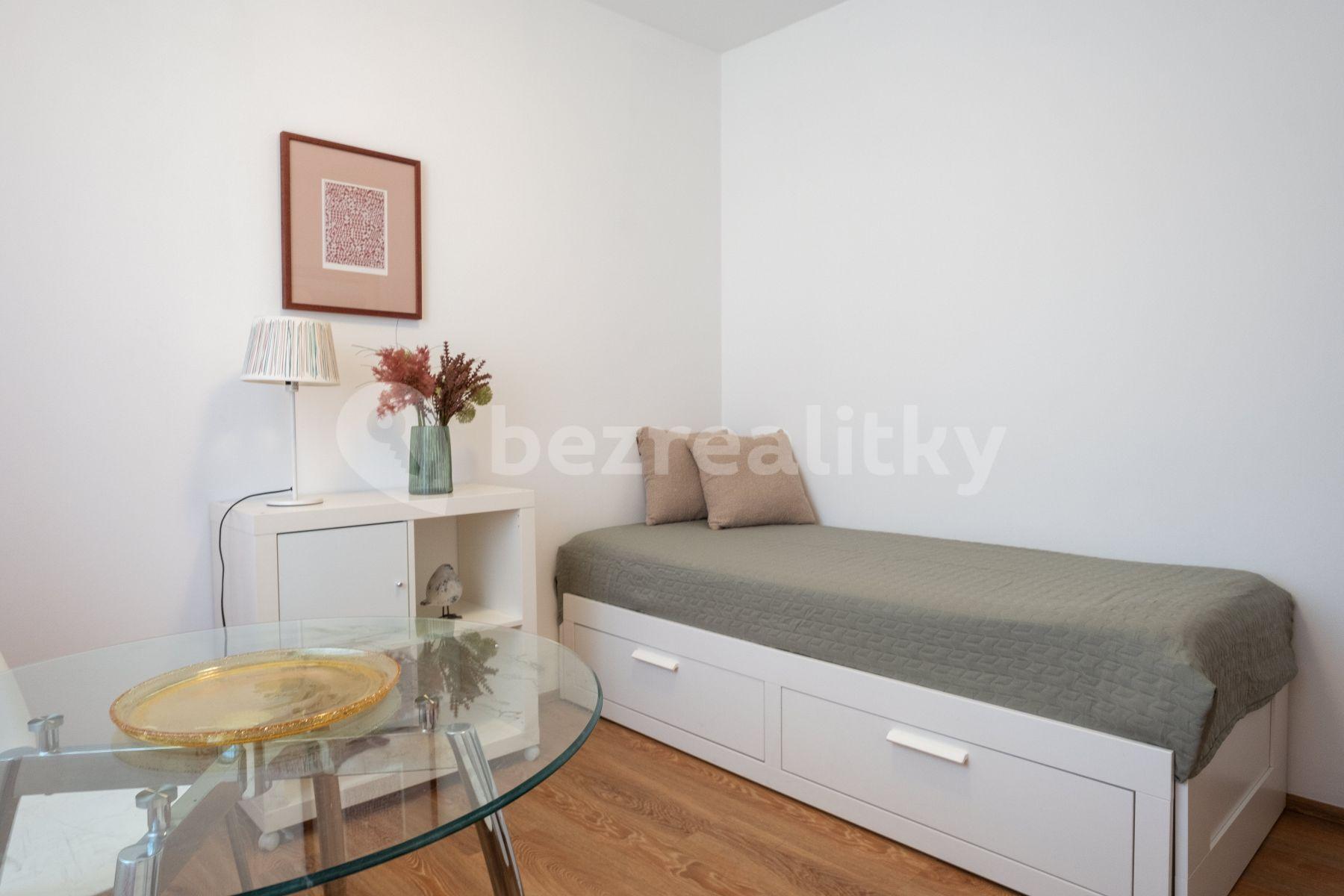 2 bedroom flat to rent, 37 m², Zenklova, Prague, Prague