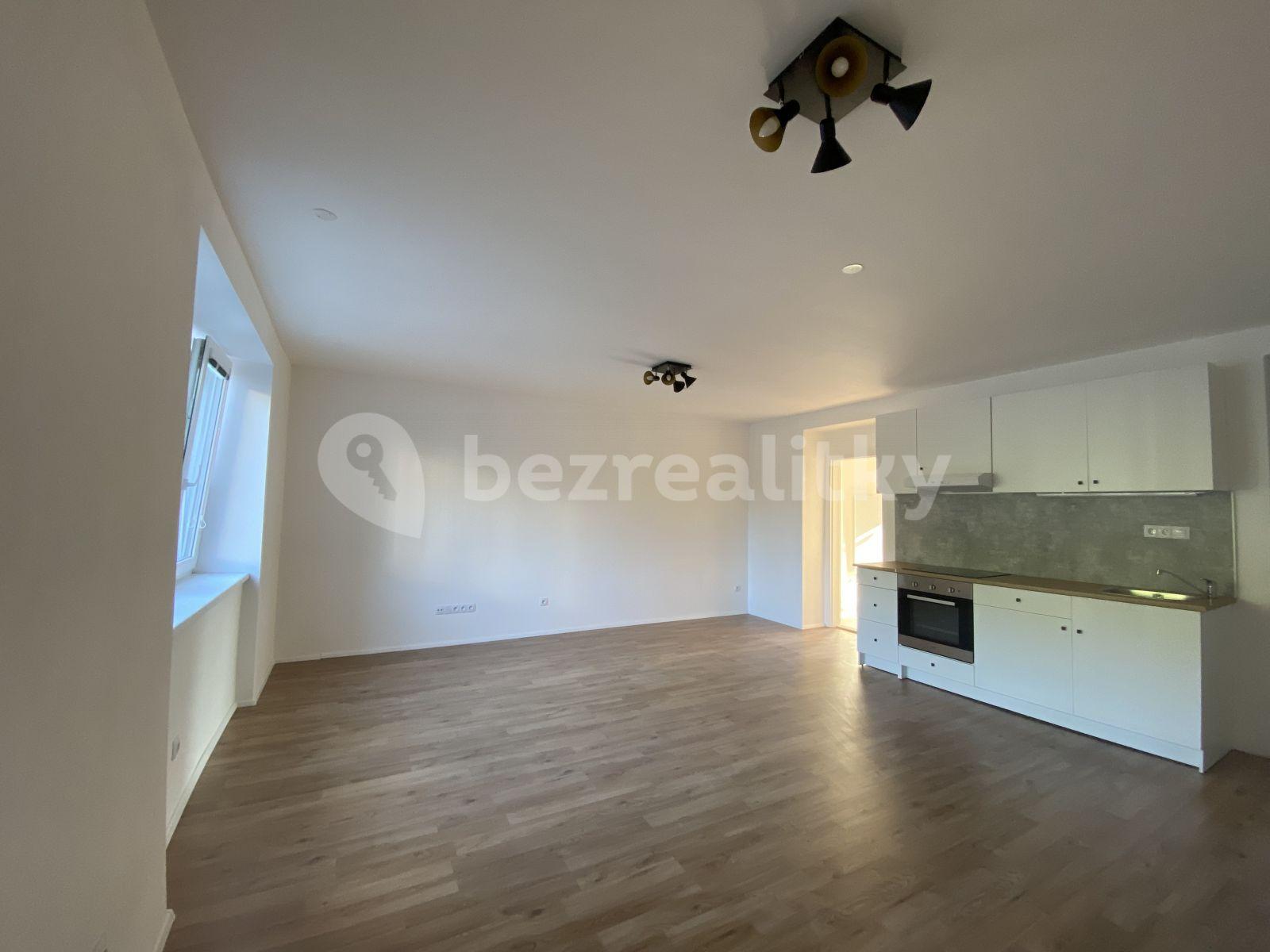 1 bedroom with open-plan kitchen flat to rent, 58 m², Zborovské náměstí, Pardubice, Pardubický Region