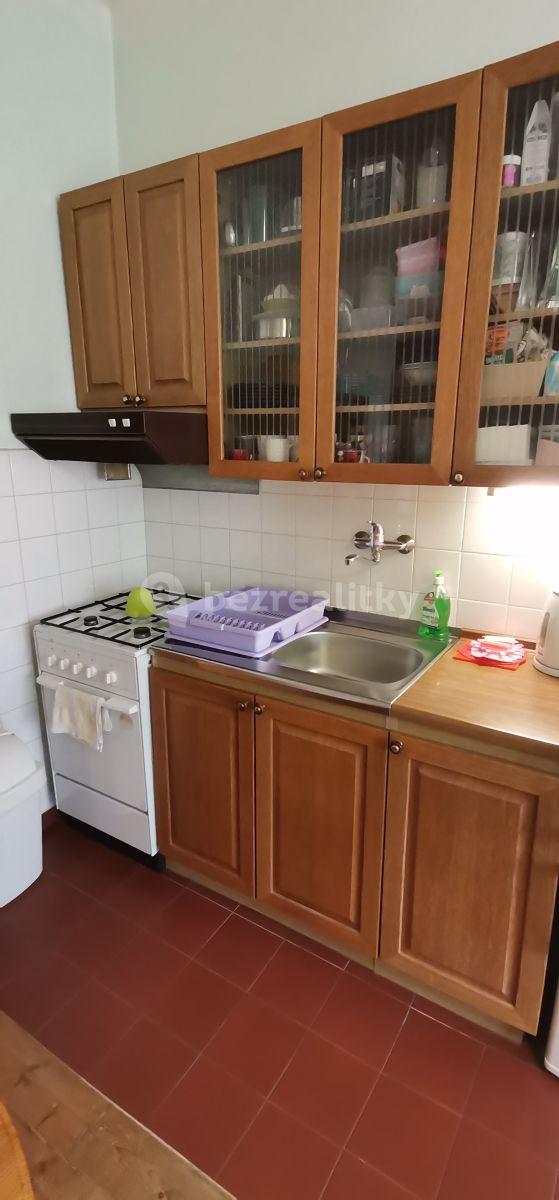 Studio flat to rent, 37 m², Na Maninách, Prague, Prague