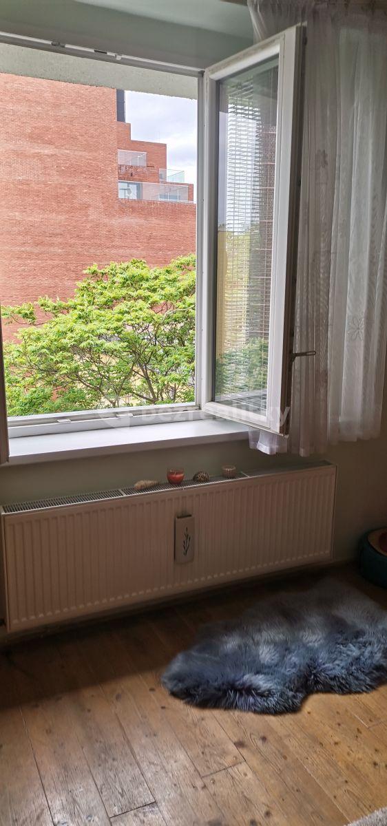 Studio flat to rent, 37 m², Na Maninách, Prague, Prague