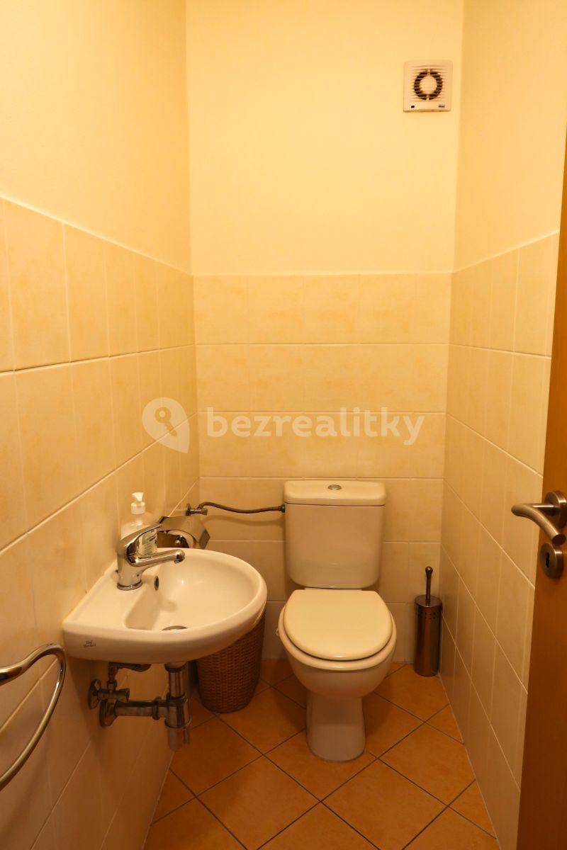 2 bedroom with open-plan kitchen flat for sale, 89 m², Kmochova, Hostivice, Středočeský Region