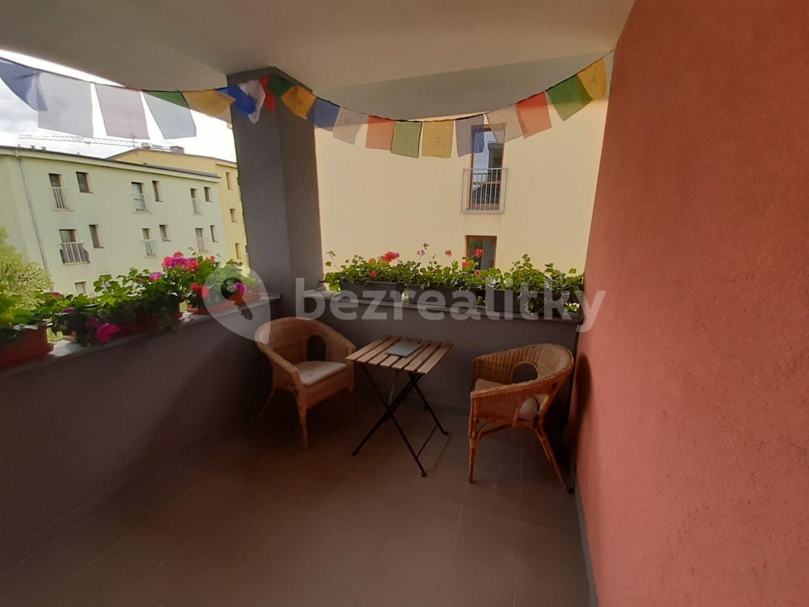 2 bedroom with open-plan kitchen flat for sale, 89 m², Kmochova, Hostivice, Středočeský Region