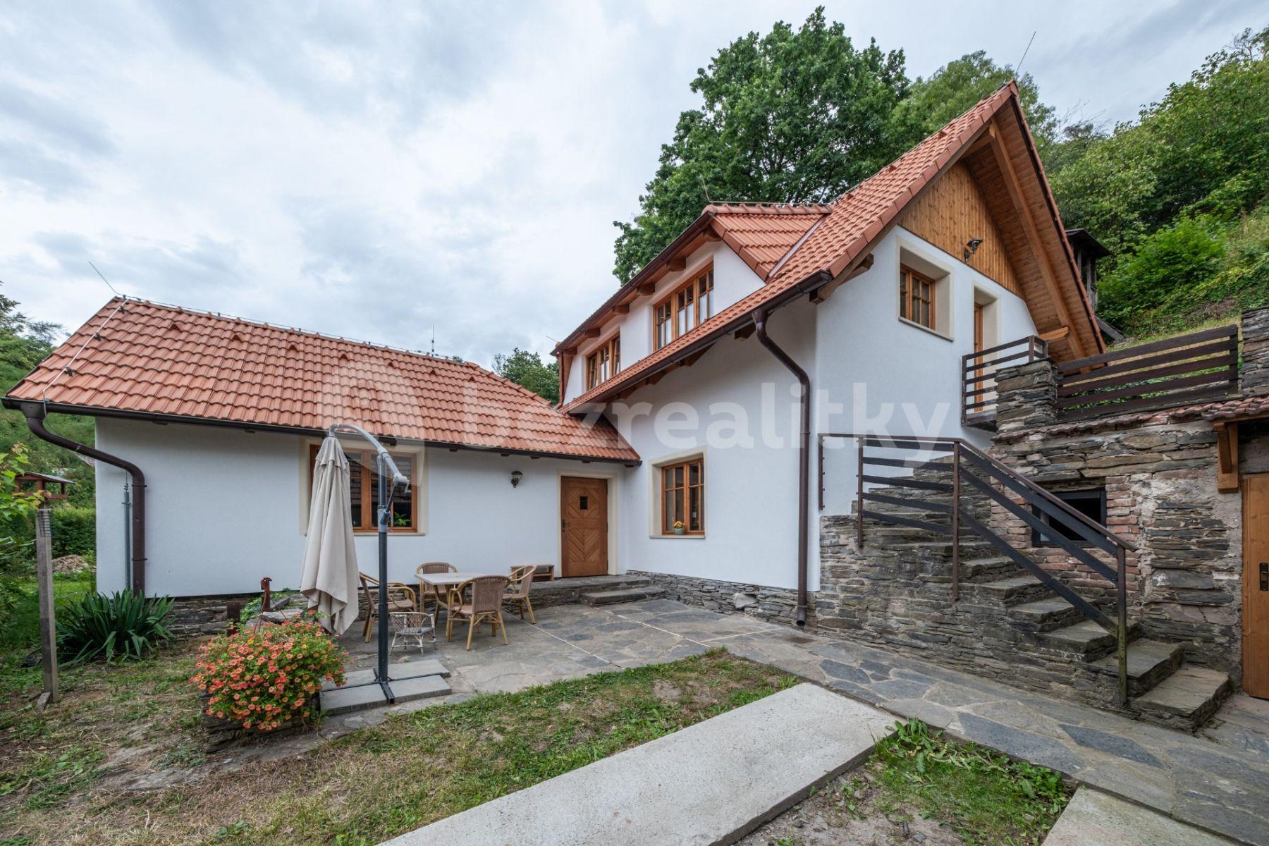 house for sale, 127 m², Semtěš, Středočeský Region