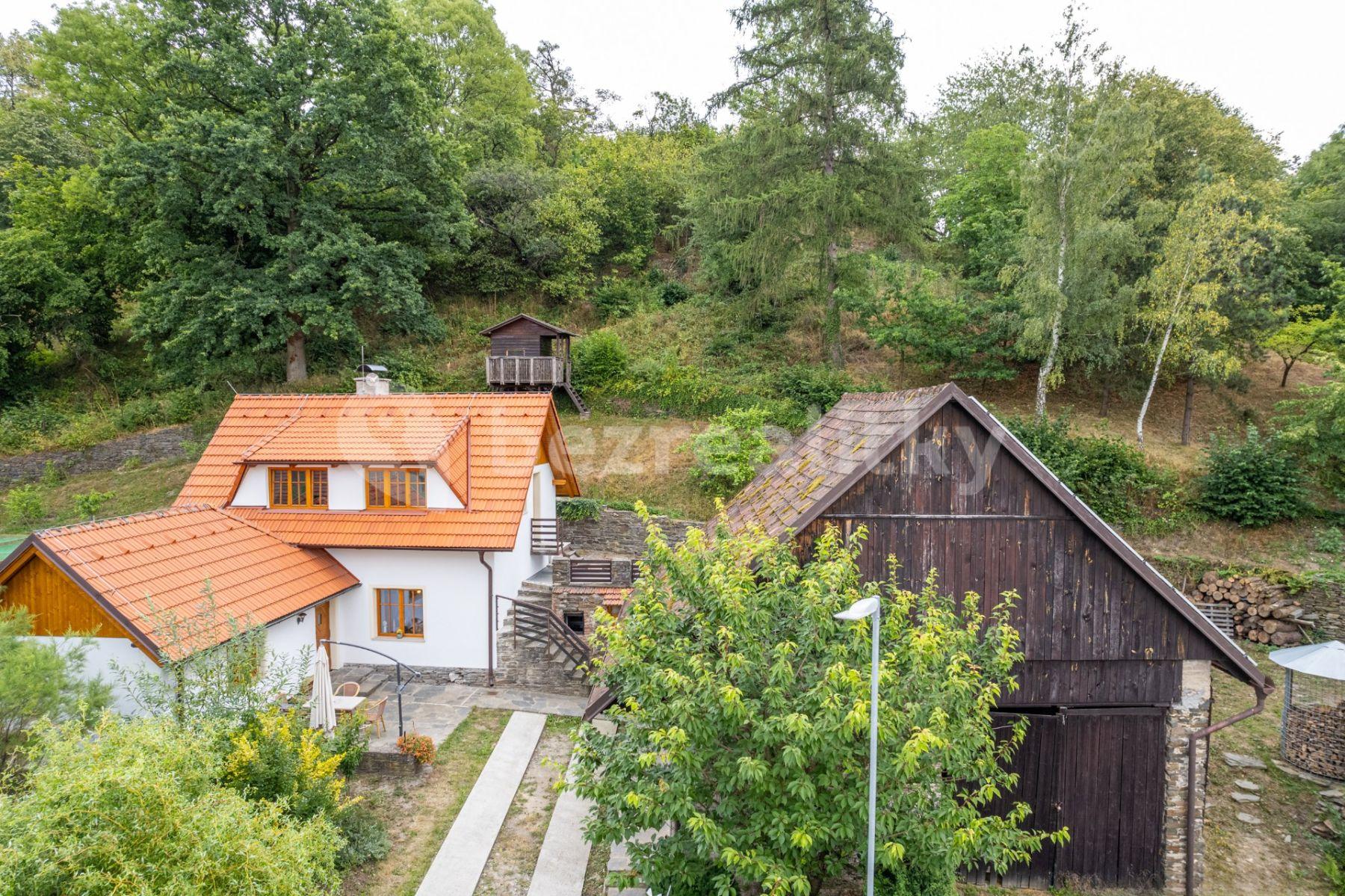 house for sale, 127 m², Semtěš, Středočeský Region