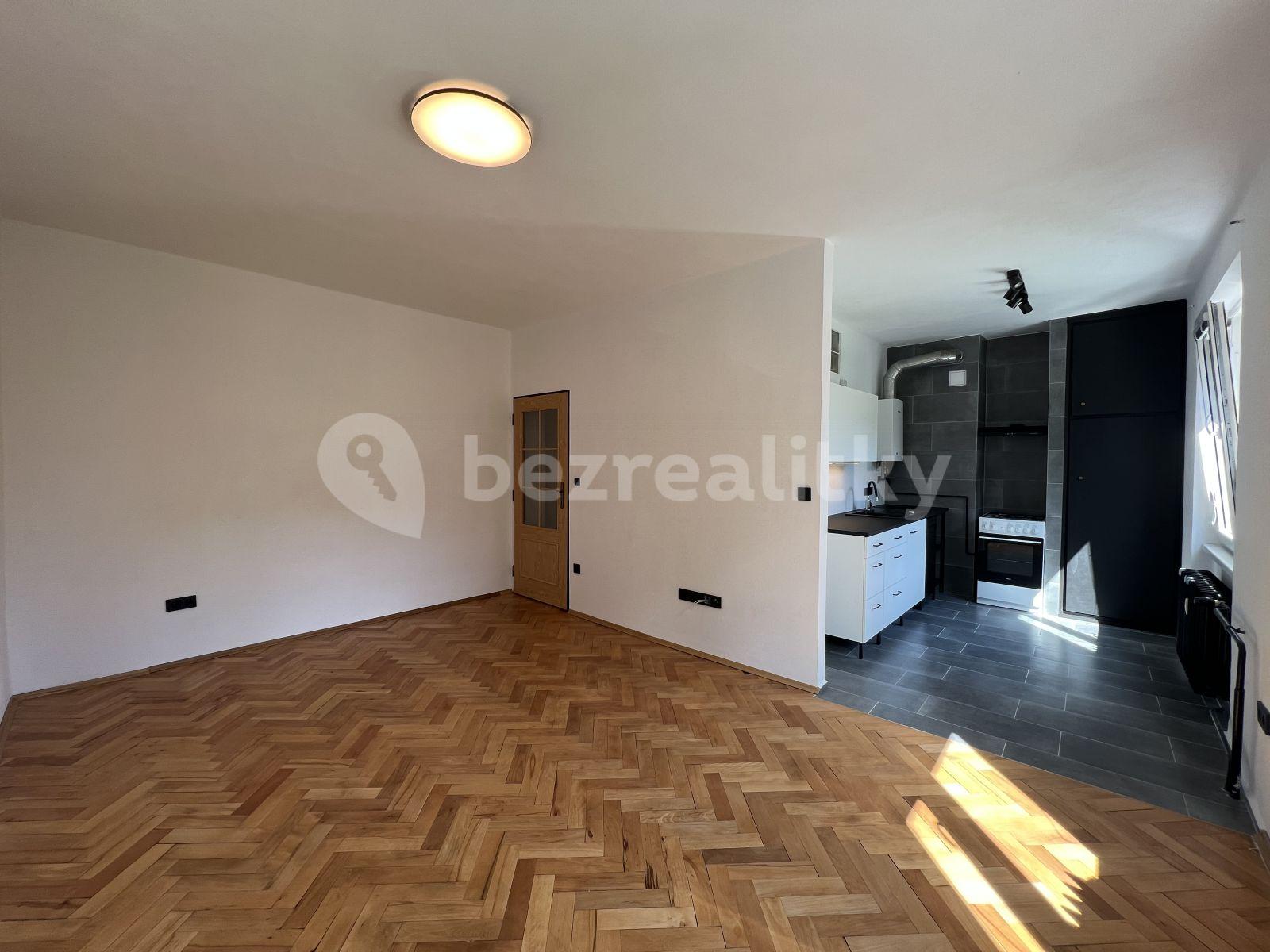 1 bedroom with open-plan kitchen flat to rent, 56 m², Marie Pujmanové, Trutnov, Královéhradecký Region