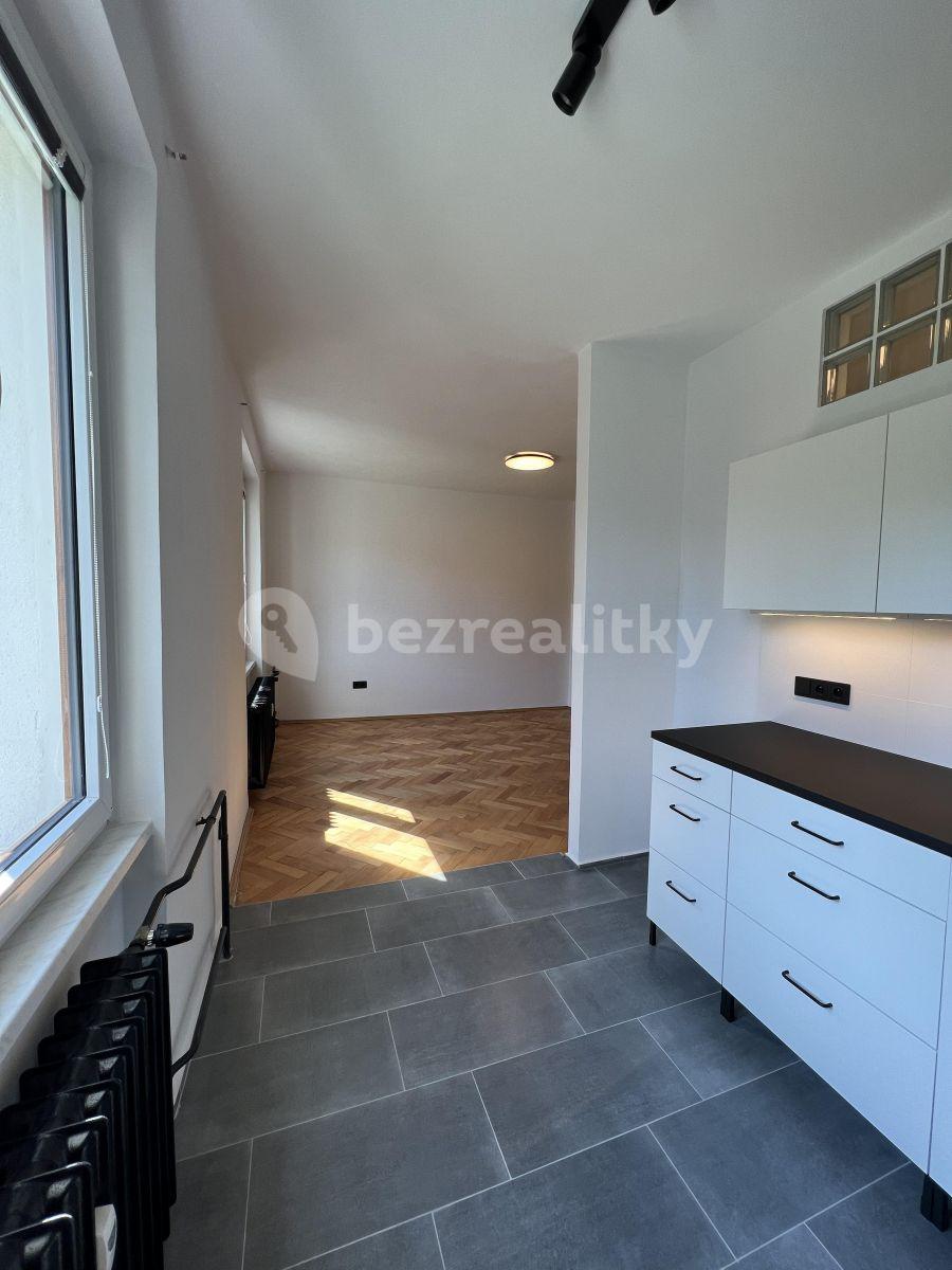 1 bedroom with open-plan kitchen flat to rent, 56 m², Marie Pujmanové, Trutnov, Královéhradecký Region